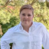 Pxl 20250930 125835524.portrait2 4 300x400